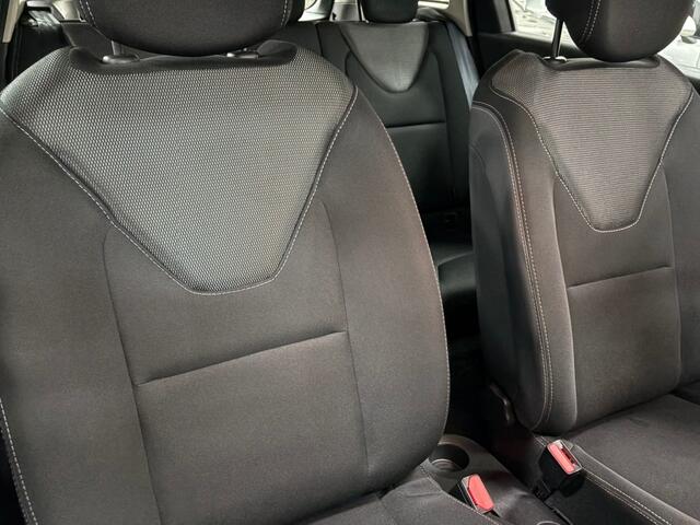 Renault CLIO TCE Navigatie Airco Multimedia USB PDC Cruise