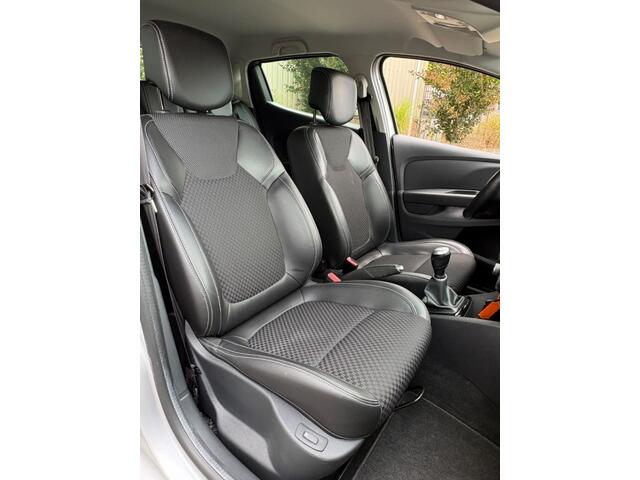 Renault CLIO 0.9 TCe Limited Stoelvw Leder Clima Cruise PDC