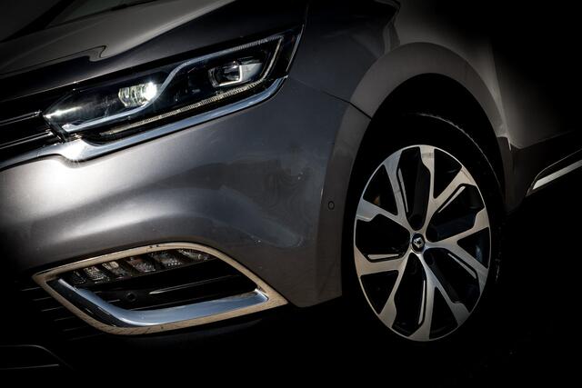 Renault ESPACE 1.6 dCi Aut. Initiale Paris 7pers. I Panoramadak I Org. Trekhaak I LED I 19 inch. LMV