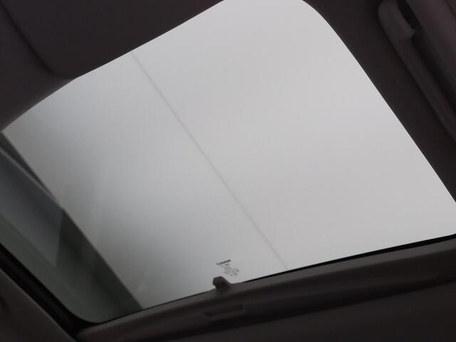 Renault ESPACE TCe 225pk Initiale Paris 7persoons Automaat BOSE | Head-Up | Camera | Adapt. Cruise | Stoel-/stuurverw. | Panoramadak | Trekhaak