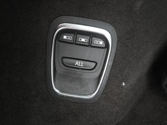 Renault ESPACE TCe 200 EDC Initiale Paris 5p. - RIJKLAARPRIJS - Automaat - All seasonbanden - Panoramadak - Achteruitrijcamera - Cruise Control - Wegklapbare trekhaak!