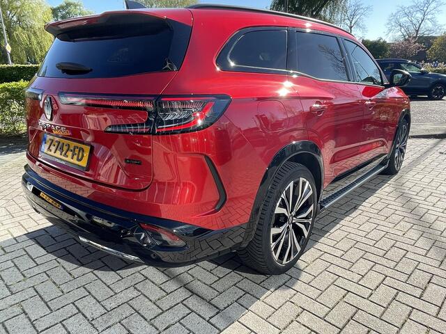 Renault ESPACE E-Tech full hybrid 200 iconic 7p. Full options o.a. headup display, harman kardon soundsystem wit leder, electrische achterklep, 7 persoons, panoramadak, all seasonbanden, 1 e eigenaar , slechts 17000 kn gereden