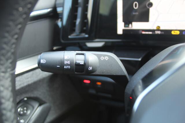Renault ESPACE E-Tech full hybrid 200 techno 7p. Lichtmetalen velgen 19", PDC voor en achter.