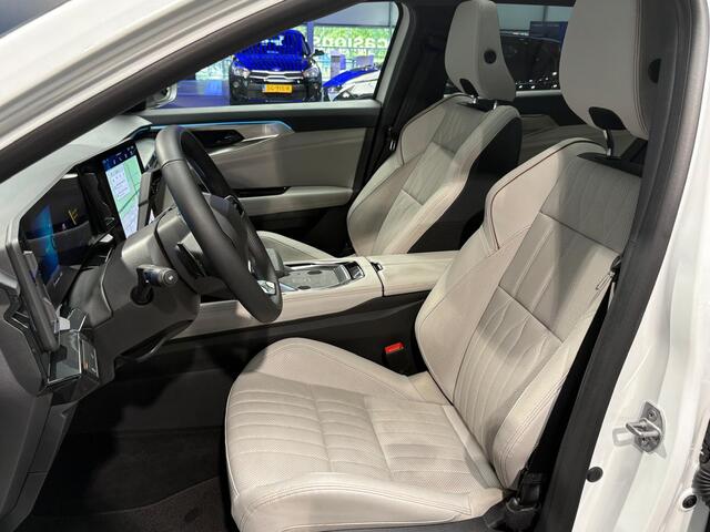 Renault ESPACE E-Tech full hybrid 200 iconic 7p. | 7 persoons | 360 Camera | Panoramadak | Leder |