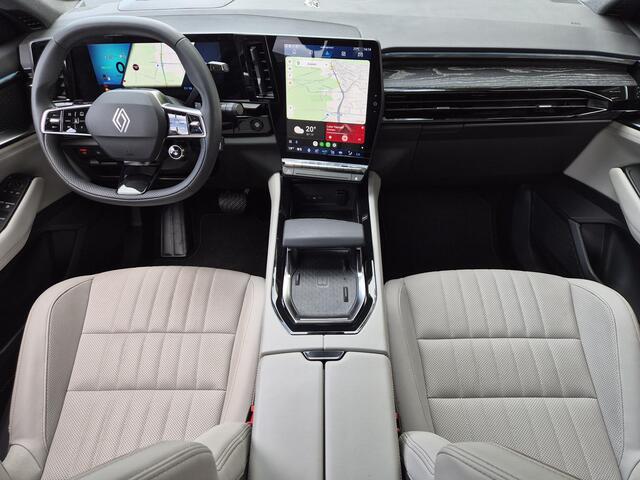 Renault ESPACE E-Tech full hybrid 200 iconic 7p. / Fabrieksgarantie tot 09-2027 / Panoramadak / Harman Kardon / Pack Advanced Drive / All season banden / Trekgewicht 1500 kg / Elektrische achterklep / Stuur- Stoel & Voorruit verwarming / Rondomzicht camera /