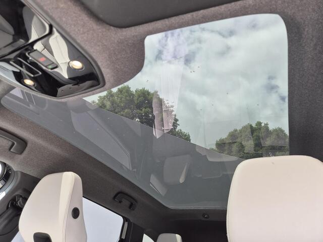 Renault ESPACE E-Tech full hybrid 200 iconic 7p. / Fabrieksgarantie tot 09-2027 / Panoramadak / Harman Kardon / Pack Advanced Drive / All season banden / Trekgewicht 1500 kg / Elektrische achterklep / Stuur- Stoel & Voorruit verwarming / Rondomzicht camera /