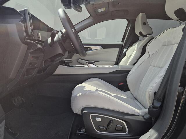 Renault ESPACE E-Tech full hybrid 200 iconic 7p. / Fabrieksgarantie tot 09-2027 / Panoramadak / Harman Kardon / Pack Advanced Drive / All season banden / Trekgewicht 1500 kg / Elektrische achterklep / Stuur- Stoel & Voorruit verwarming / Rondomzicht camera /