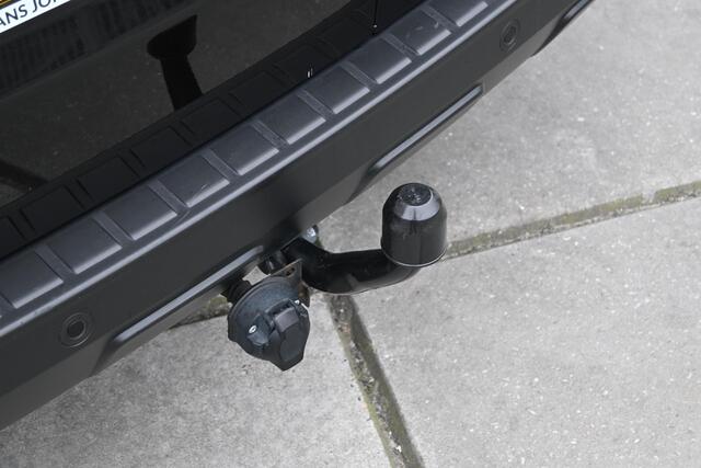 Renault EXPRESS 1.5 dCi 75 Comfort + | CAMERA | NAVI | LEDERE STOELHOEZEN | TREKHAAK | APPLECARPLAY/ANDROIDAUTO | AIRCO | CRUISE CONTROL | LAADRUIMTE INRICHTING | ALL-SEASONBANDEN | PDC