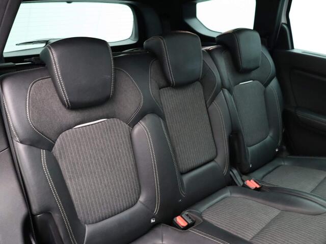 Renault GRAND SCENIC 140pk TCe Techno 7p. | Panoramisch dak | Achteruitrijcamera | 1500kg geremd |