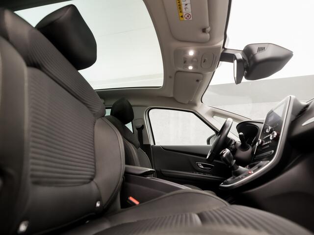 Renault GRAND SCENIC 1.2 TCe Deluxe 7 Persoons (PANORAMADAK, APPLE CARPLAY, VIRTUAL COCKPIT, NAVIGATIE, CLIMATE, STOELVERWARMING, SPORTSTOELEN, GETINT GLAS, CRUISE, NIEUWE APK, NIEUWSTAAT)