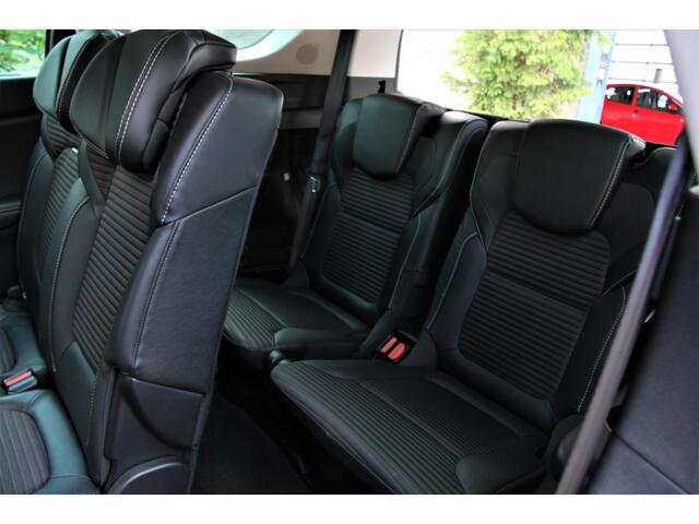 Renault GRAND SCENIC 1.3 TCe 140pk Bose/7-pers./Automaat/Trekhaak/Camera/Cruise/20"