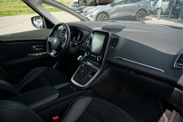Renault GRAND SCENIC 1.3 TCe 140 EDC Intens 7P Black Edition