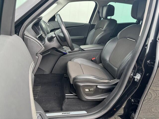 Renault GRAND SCENIC 1.3 TCe Bose 7-persoons met Navi/Camera, 20inch Velgen, LED