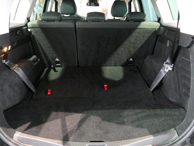 Renault GRAND SCENIC 1.3 TCe Equilibre 7p. - Occasion Lease vanaf ¤589 p/m - *AUTOMAAT* - Trekhaak - camera - allseasons - sensor v+a