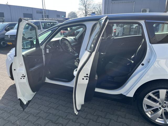 Renault GRAND SCENIC 1.3 TCe Limited Airco Cruise control Parkeersensoren achter Telefoonverbinding Stuurwielbediening 5-Persoons Navigatiesysteem