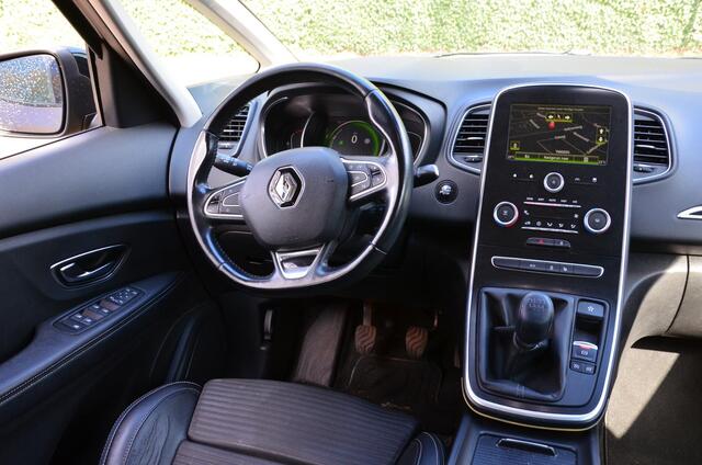 Renault GRAND SCENIC 1.2 TCe Bose 7 Persoons. Navi/Pdc/Ecc/Panoramadak/Apple Carplay/Android Auto/Extra getint glas/lederen/stof bekleding