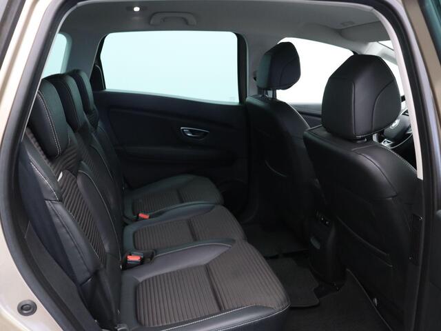 Renault GRAND SCENIC TCe 140pk Intens 5p | Trekhaak | 1800kg geremd | Parkeersensoren voor/achter | Adaptieve cruise control |