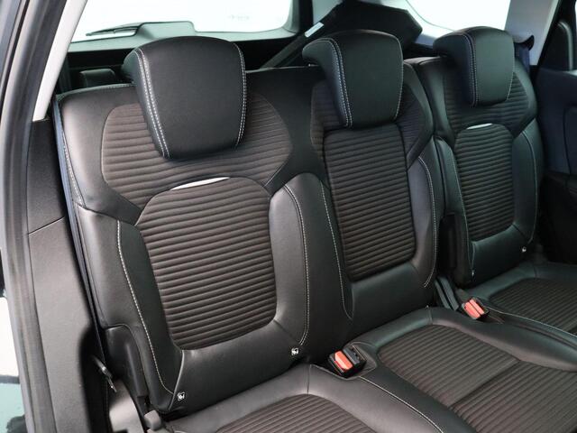Renault GRAND SCENIC 1.3 TCe Bose 7p. | Trekhaak 1800kg geremd | Dealer onderhouden | Achteruitrijcamera | Dodehoek detectie |
