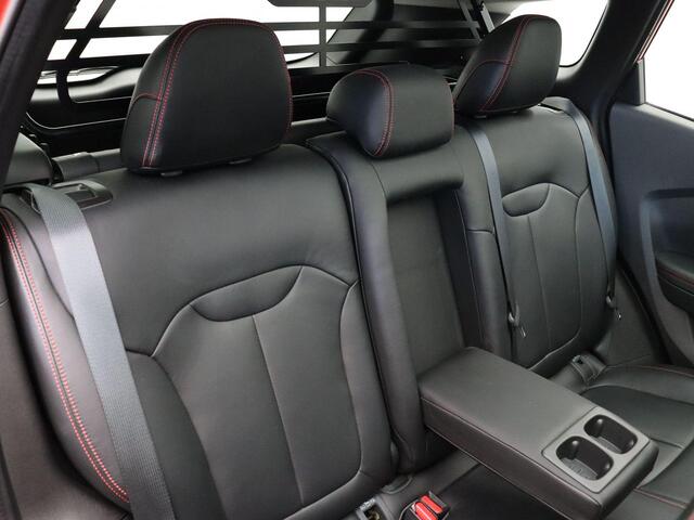 Renault KADJAR 1.3 TCe Black Edition | Trekhaak | Leder | Full LED | Camera | Clima | Cruise | Keyless.