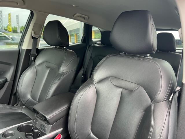 Renault KADJAR 1.3 TCe 140 Intens Camera Leer Trekhaak