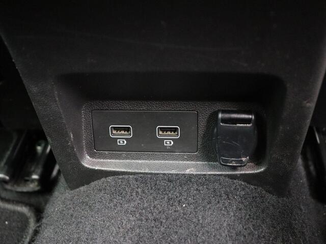 Renault KADJAR 140pk TCe Intens | Bekleding Leder | Trekhaak | Stoelverwarming | Navigatie |