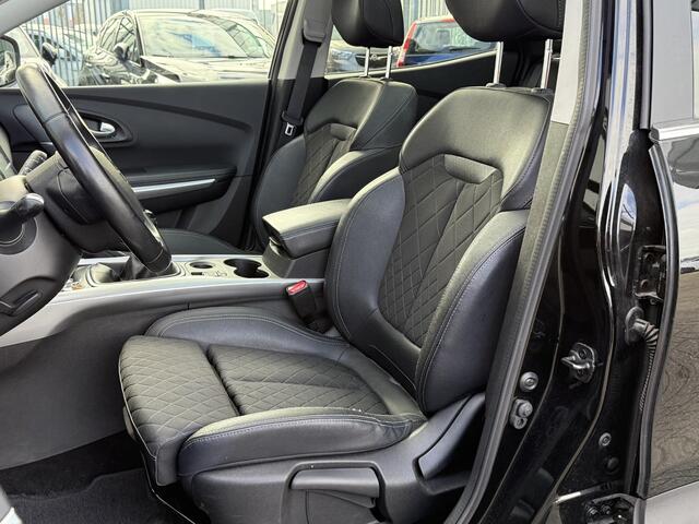 Renault KADJAR 1.3 TCe Intens (Hoge instap) Panoramadak | Trekhaak | Navigatie | Camera | Dealer Onderhouden