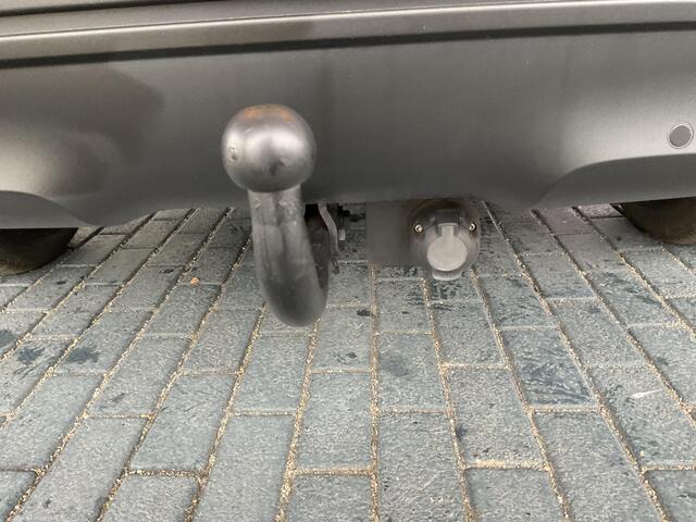 Renault KADJAR 1.2 TCe Limited / TREKHAAK / NAVIGATIE / PARKEERSENSOREN