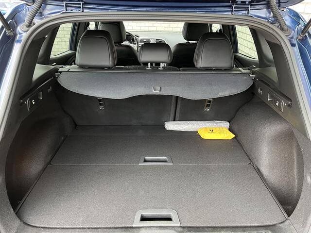 Renault KADJAR 1.3 TCe Black Edition | El. wegklapbare trekhaak | Stoelverwarming | Apple CarPlay / Android Auto | Achteruitrijcamera |
