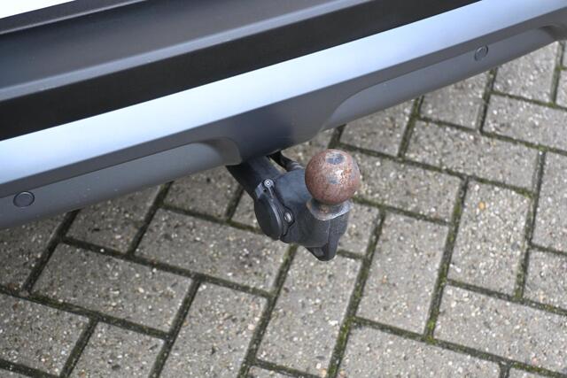 Renault KADJAR TCe 140 Intens | WEGKLAPBARE TREKHAAK | NAVI | CAMERA | CRUISE CONTROL | CLIMATE CONTROL | PDC | LMV