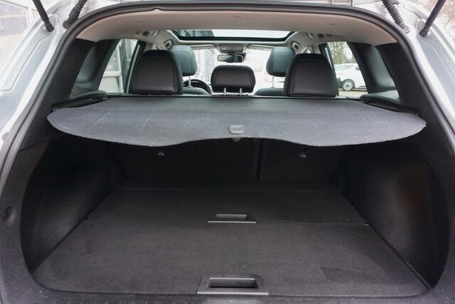Renault KADJAR 1.3 TCe Black Edition Panodak/Trekhaak!