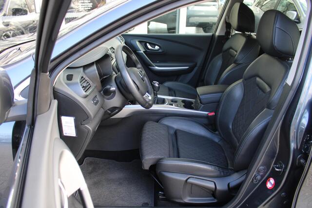 Renault KADJAR 1.3 TCe Intens | Adaptieve cruise control | Stoelverwarming | Trekhaak | Achteruitrij camera