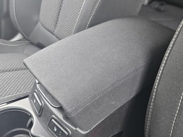 Renault KADJAR 1.3 TCe Zen / Stoelverwarming / Climate Control / Apple Carplay & Android Auto / Navigatie / Parkeersensoren / Keyless Entry & Start / Cruise Control /