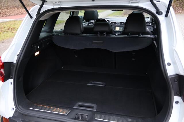 Renault KADJAR 1.2 TCe Bose Bose | Navi | Stoelverwarming | Klima | Led Pure Vision | Achteruitrijcamera | Lichtmetalen velgen | Bluetooth | Etc.