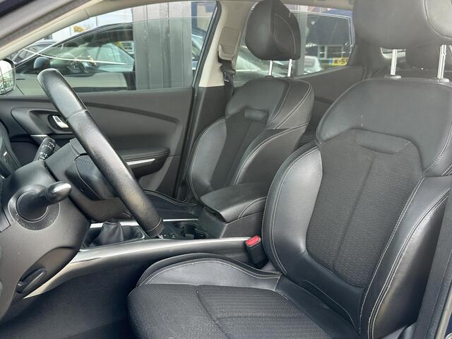 Renault KADJAR 1.2 TCe Intens 131PK | NL AUTO | Achteruitrijcamera | Trekhaak | Dodehoekdetectie | 2 Sleutels |