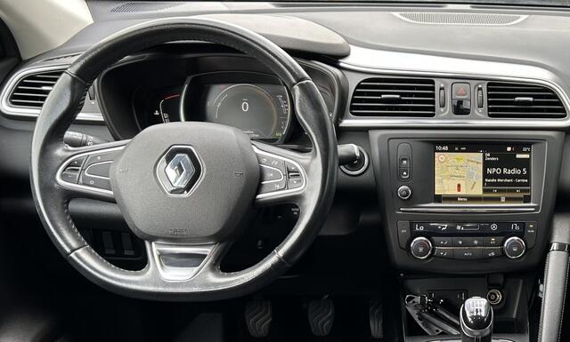 Renault KADJAR 1.2 TCe Intens 131PK | Trekhaak | 1500KG Trekgewicht | Achteruitrijcamera | Parkeersensoren Voor en Achter | Navigatie | Cruise Control | Climate Control | 2 Sleutels |
