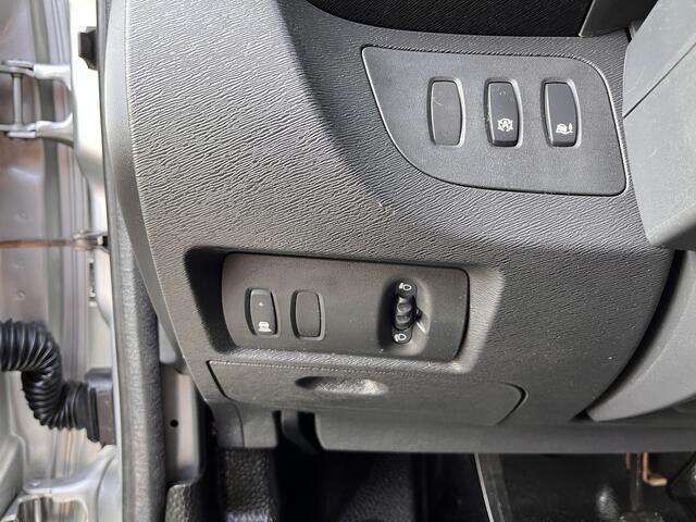 Renault KANGOO 1.2 TCe 115 S&S Comfort Benzine Elektrische ramen Parkeersensoren achter Start/stop Ruiten achter en zijkant