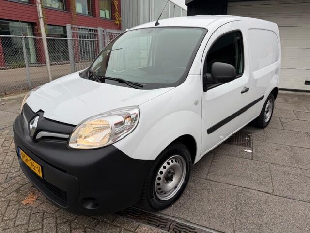 Renault KANGOO 1.5 Blue dCi 80 Comfort AIRCO I NAVI I TREKHAAK I NW DISTRIBUTIE I 1e EIGENAAR I COMPLETE ONDERHOUDSHISTORIE