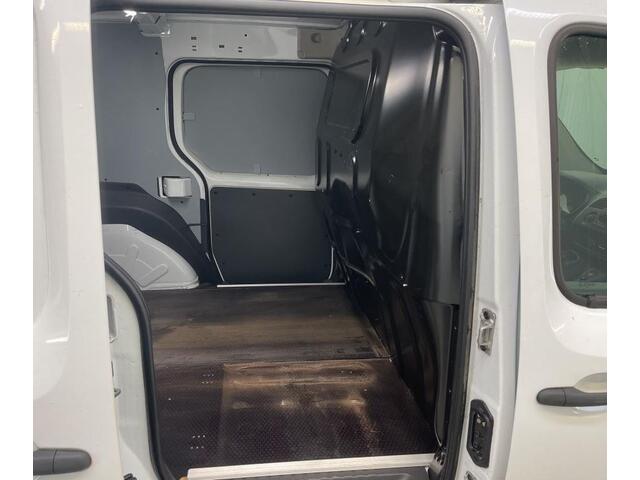 Renault KANGOO 1.5 dCi 75PK Comfort / 2x Schuifdeur / Trekhaak / Airco / Pdc.A / Navigatie / Radio multimedia /