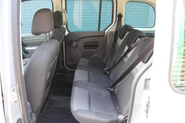 Renault KANGOO FAMILY 1.2 TCe 115 EDC Automaat