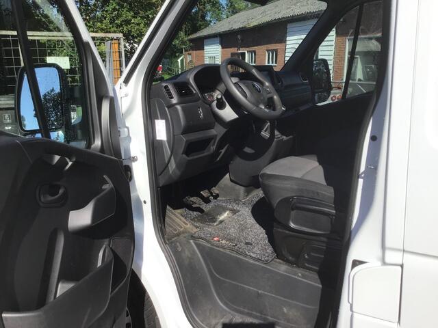 Renault MASTER T35 2.3 DCI L3 H2 NIEUWSTAAT 150PK