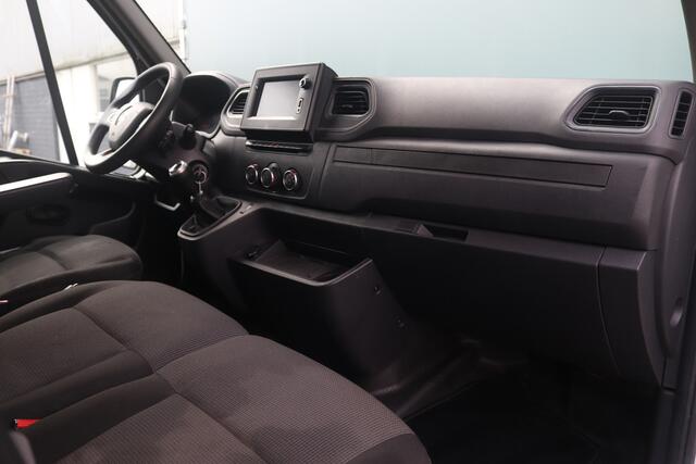 Renault MASTER BWJ 2021 T35 2.3 136 PK dCi 135 L3H2 AIRCO / NAVI / BLUETOOTH / CRUISE / CAMERA / TUSSENSCHOT VOLLEDIG / MULTIFUNCT. STUUR