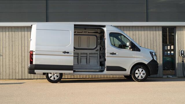 Renault MASTER T35 2.0 dCi 150 L2H2 Extra | BPM Vrij | Camera | Parkeersensoren | Apple Carplay