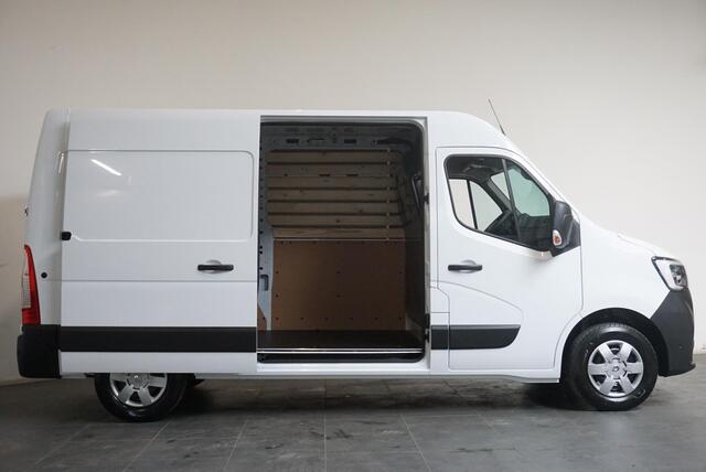 Renault MASTER T33 2.3 dCi 135PK L2H2 Work Edition Airco Cruise Camera Navi Parkeersensoren Trekhaak