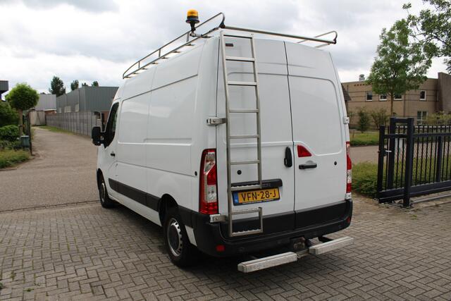 Renault MASTER T35 2.3 dCi 135PK Euro6 L2H2 ? 3-zits ? imperiaal ? trekhaak ? camera ? airco