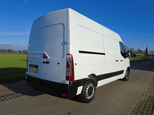 Renault MASTER T35 2.3 dCi L2 H2 - 150 Pk - Euro 6 - Navi - ParkeerCamera