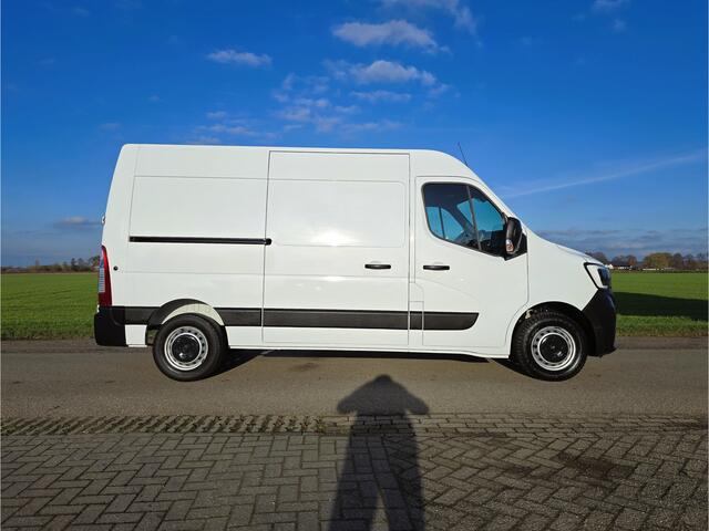 Renault MASTER T35 2.3 dCi L2 H2 - 150 Pk - Euro 6 - Navi - ParkeerCamera