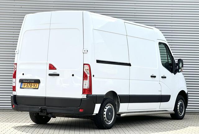 Renault MASTER T33 2.3 dCi L2H2 Trekhaak Navi TOP STAAT!