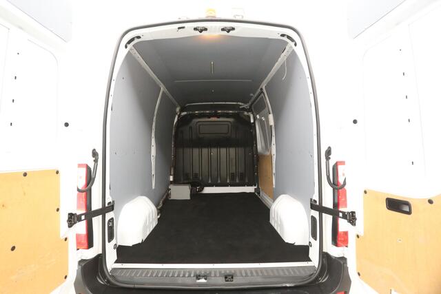 Renault MASTER T33 2.3 dCi L2H2 146PK Airco Camera Cruise Trekhaak Parkeersensoren Elektrpakket