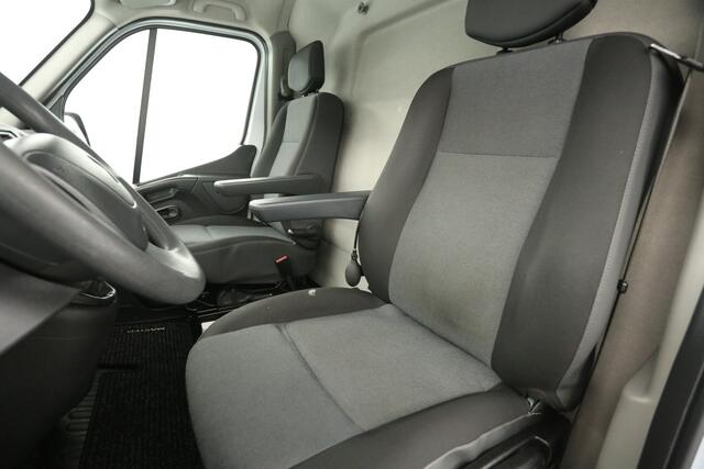 Renault MASTER T33 2.3 dCi L2H2 146PK Airco Camera Cruise Trekhaak Parkeersensoren Elektrpakket