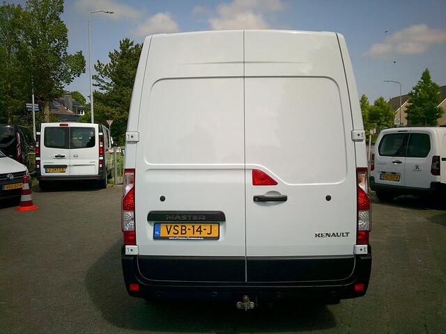 Renault MASTER T35 2.3 dCi 135 L2H2 Comfort VOORZIEN VAN AIRCO+NAVIGATIE + TREKHAAK !!